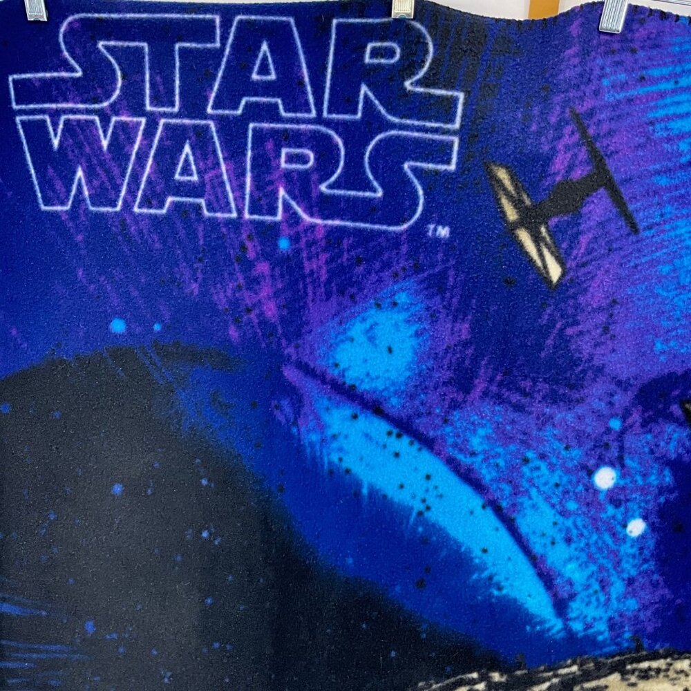 Star Wars Millennium‎ Falcon Vintage Space Scene Fleece Blanket - Picture 4 of 5